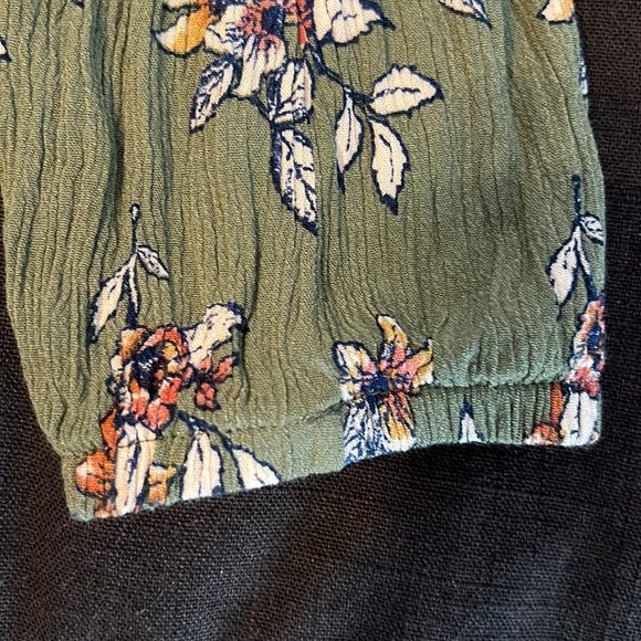 Top - Picture 4 of 5